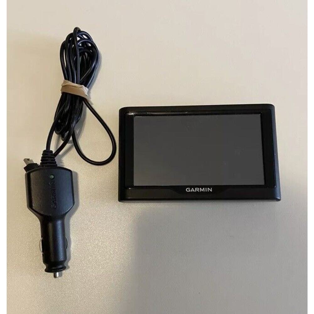 Garmin Nuvi 57LM 5 inch GPS Navigator Includes Charging Cord- EUC Tested/Works